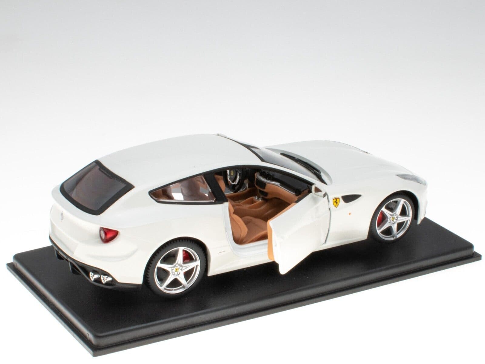 Macheta auto Ferrari FF 2011 1:24 Hachette - 4