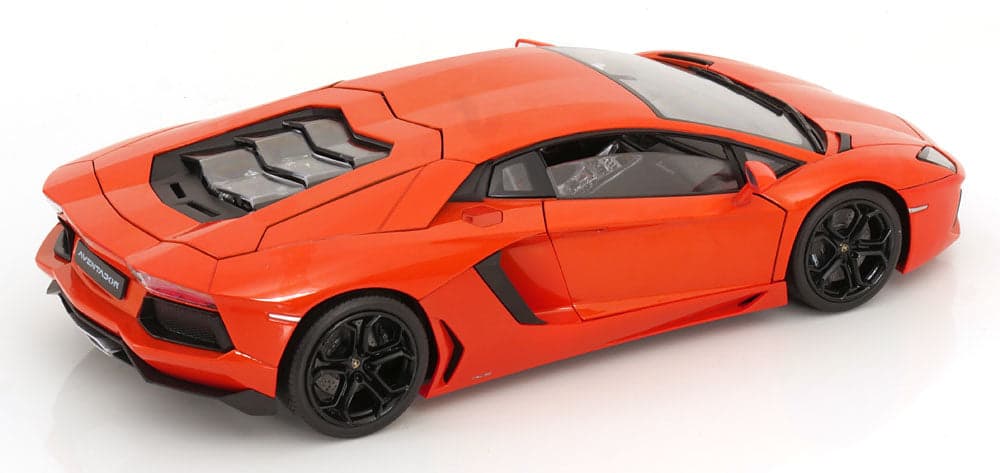Macheta auto Lamborghini Aventador LP700-4 (2011) 1:18 Welly - 2
