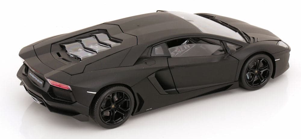 Macheta auto Lamborghini Aventador LP700-4 (2011) 1:18 Welly - 2