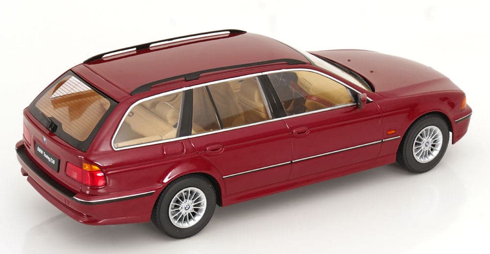 Macheta auto BMW 5 Series E39 1:18 Triple 9 - 2