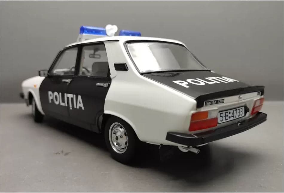 Macheta auto Dacia 1310 TLX Politia Romana  1:18 Triple9 - 2