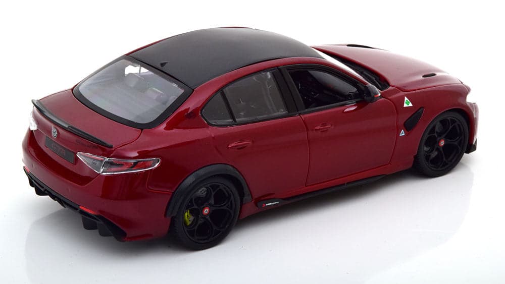 Macheta auto Alfa Romeo Giulia GTA (2020) 1:18 Bburago - 2