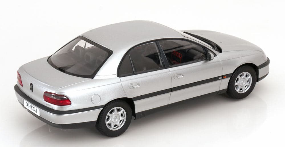 Macheta auto Opel Omega B 1996  1:18 Triple9 - 2