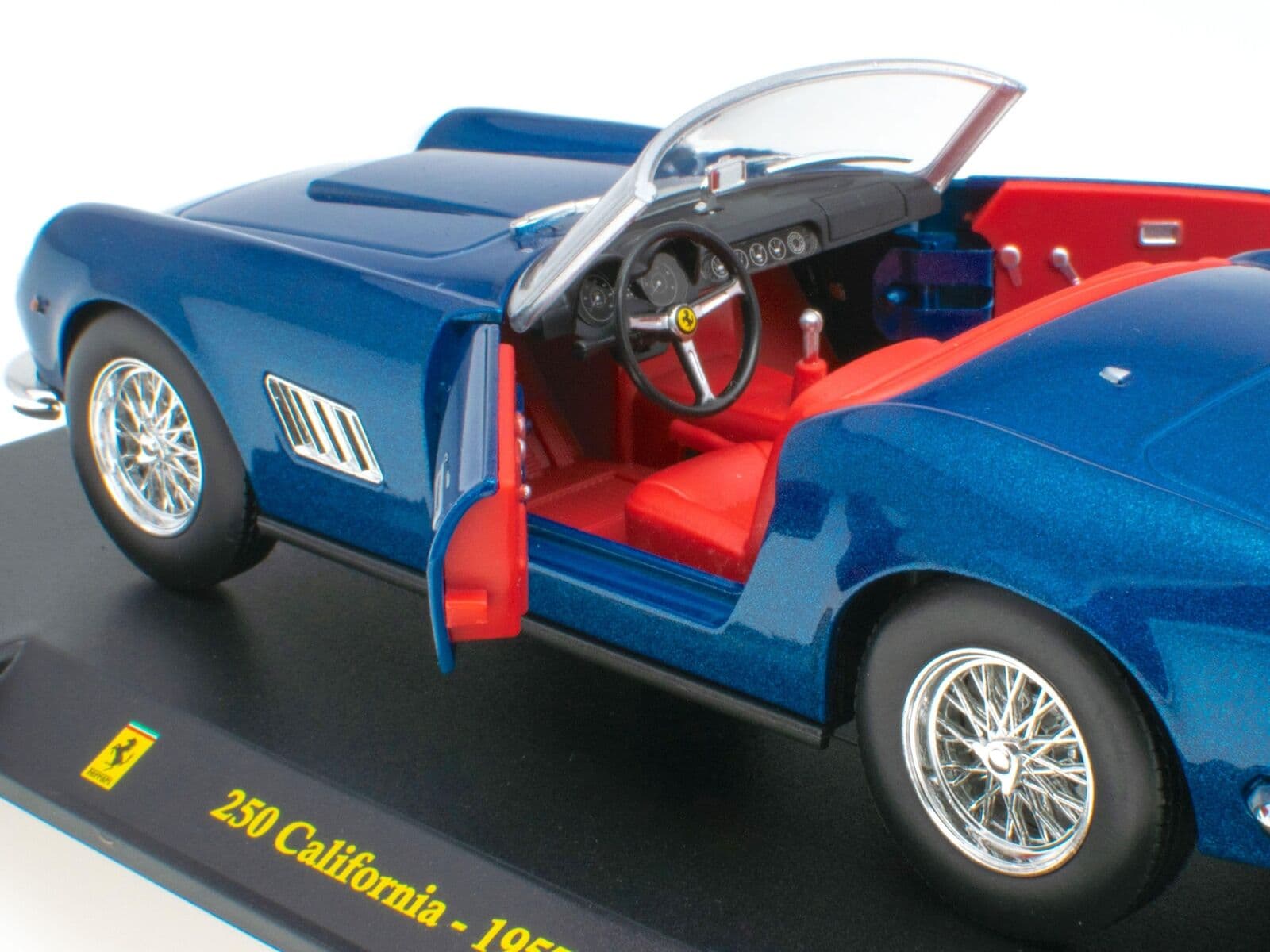 Macheta auto Ferrari 250 California 1957 1:24 Hachette - 3