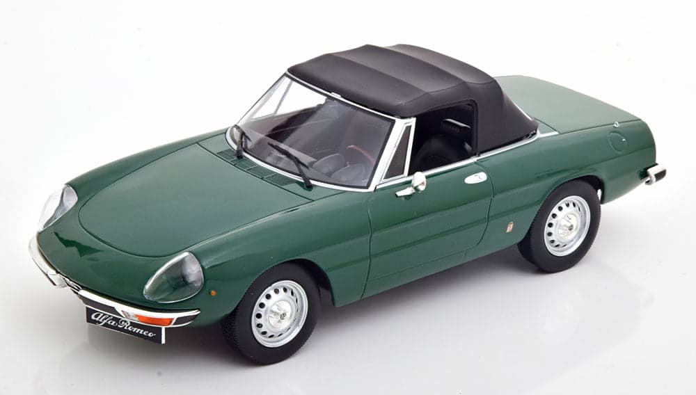 Macheta auto  Alfa Romeo 2000 Spider 1978 1:18 Norev - 3