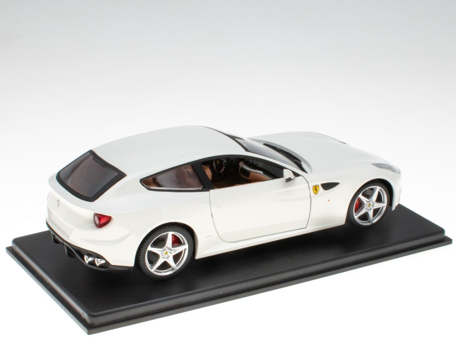 Macheta auto Ferrari FF 2011 1:24 Hachette - 2
