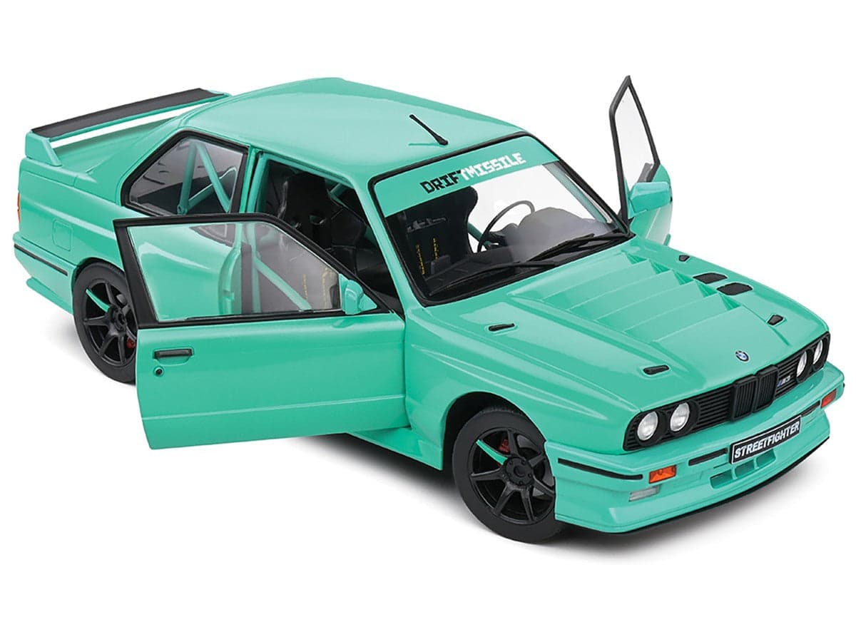 Macheta auto  BMW E30 M3 – Tiffany Blue Custom 1:18 Solido