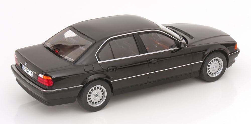 Macheta auto BMW 740i E38 (1994) 1:18 KK-Scale - 2