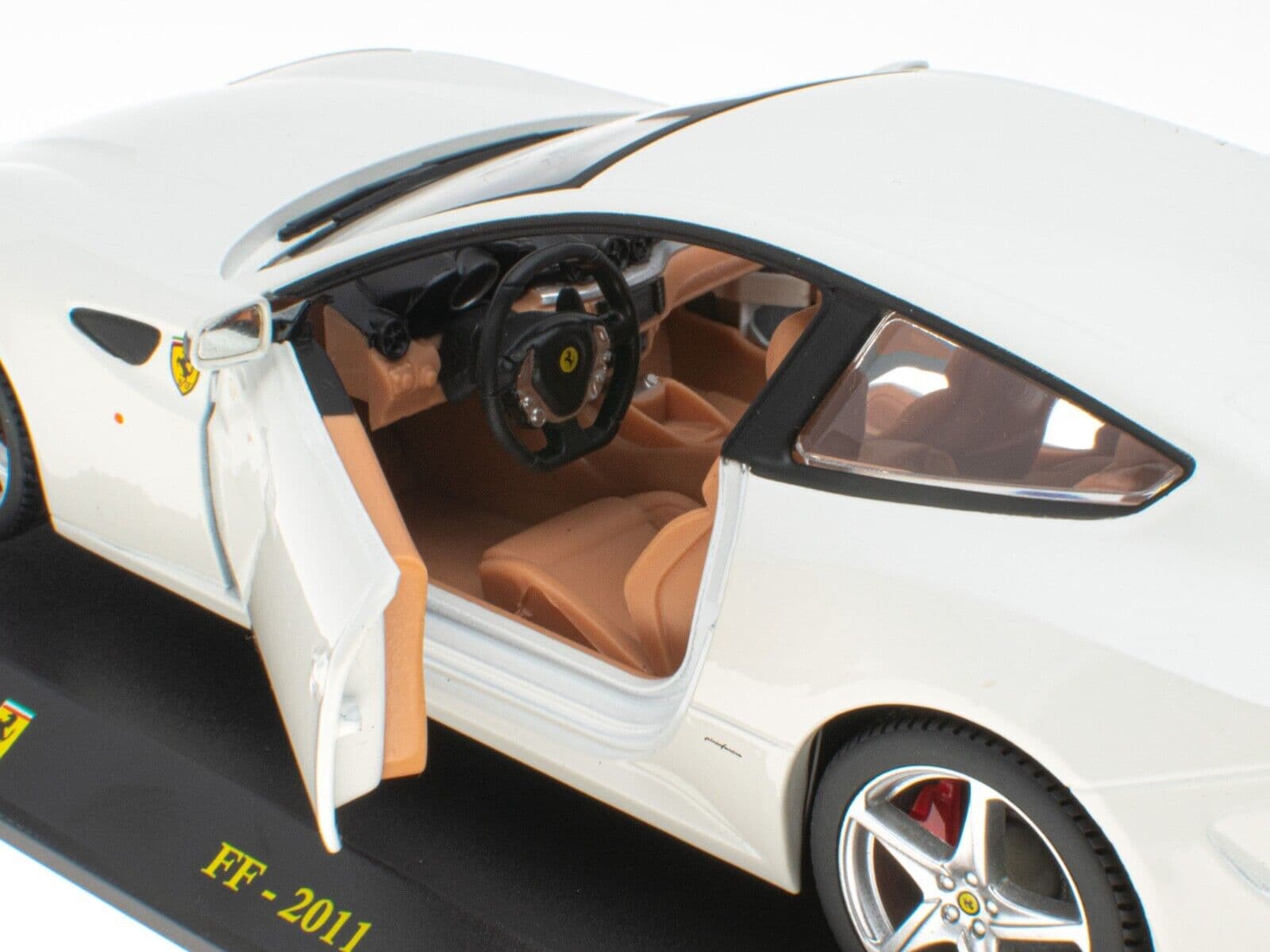 Macheta auto Ferrari FF 2011 1:24 Hachette - 3