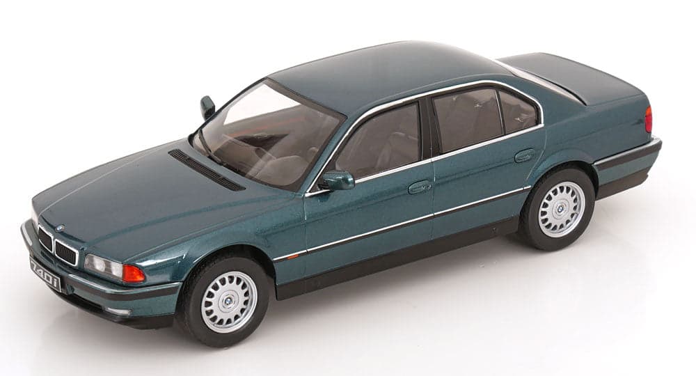 Macheta auto BMW 740i E38 (1994) 1:18 KK-Scale