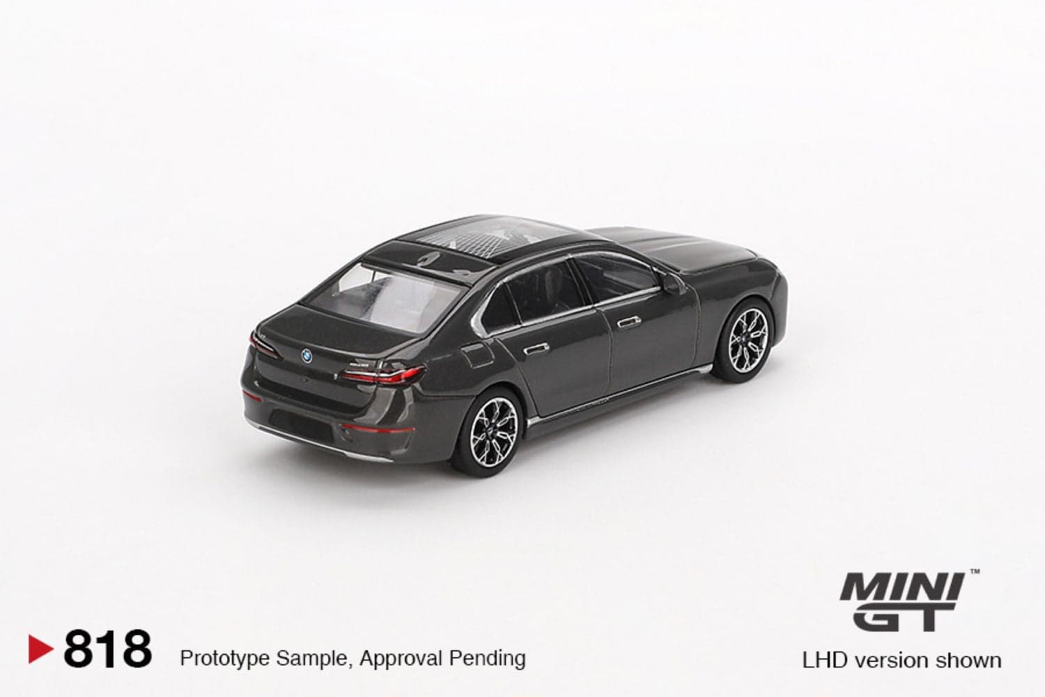 Macheta auto BMW i7 xDrive60 Dravit Grey 2024 (LHD)  1:64 MIniGT - 2