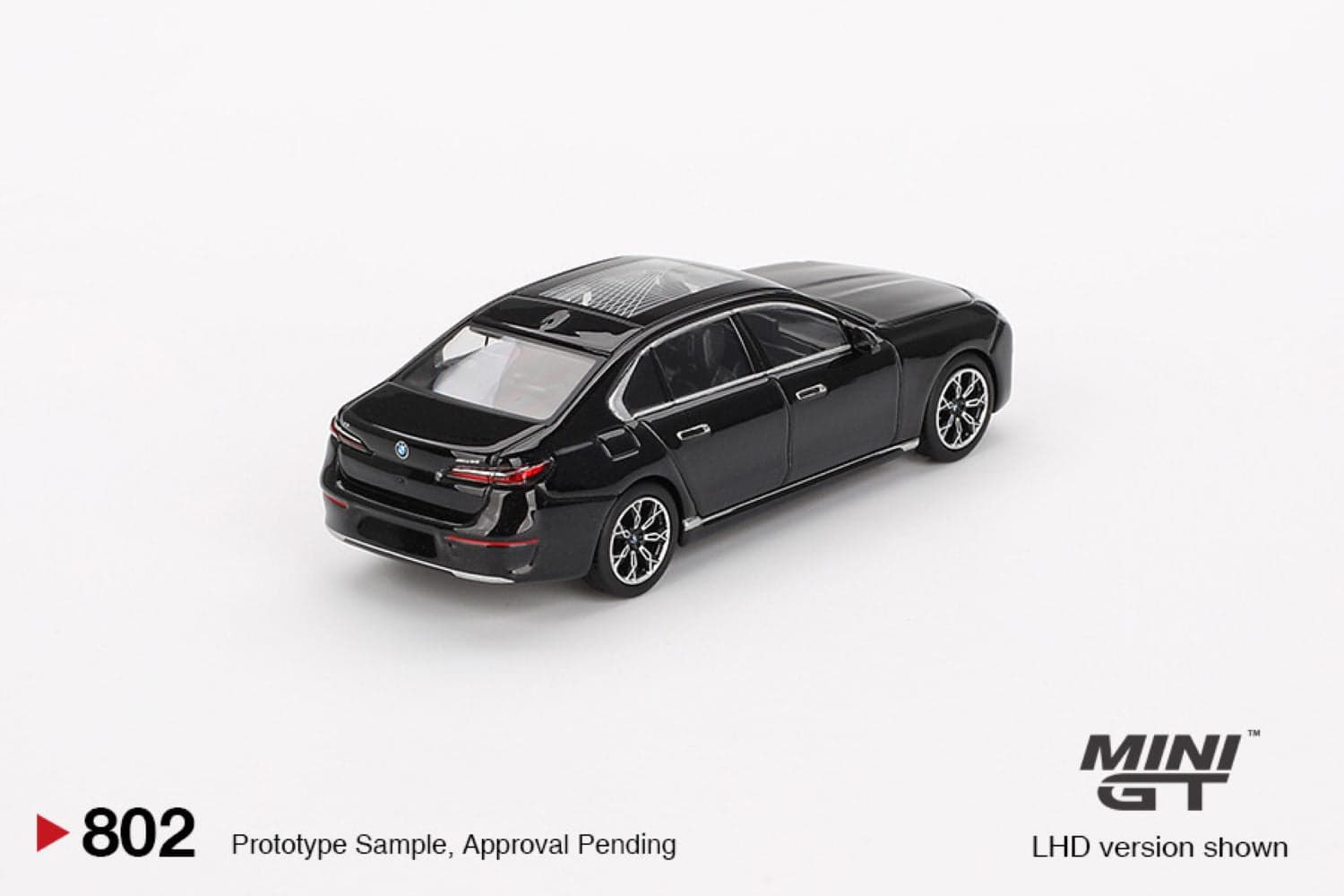 Macheta auto BMW i7 xDrive60 Black Sapphire 2024 (LHD)  1:64 MIniGT - 2