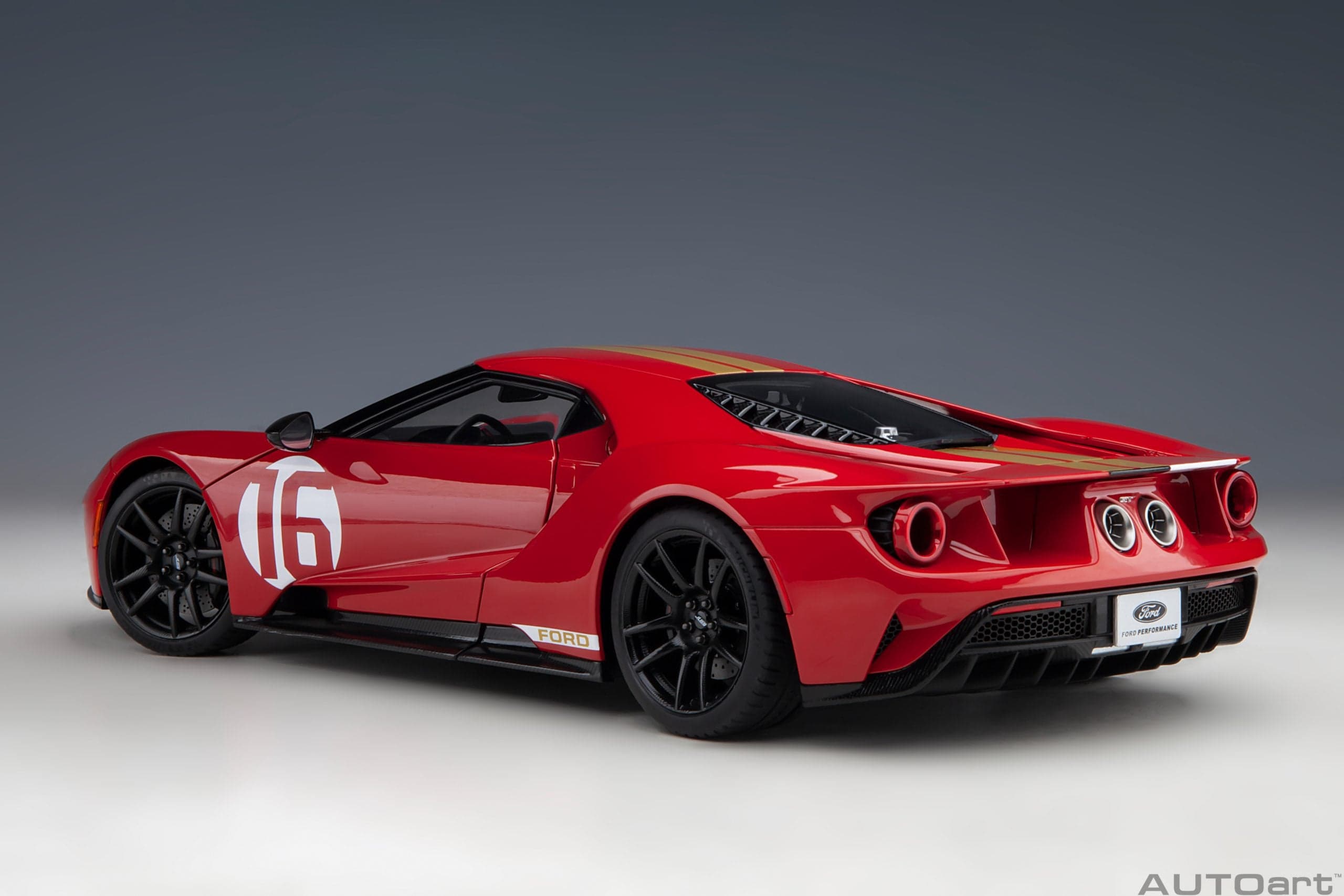 Macheta auto Ford GT 2022 Alan Mann Heritage Edition (Alan Mann Red) (2022) 1:18 AutoArt - 2