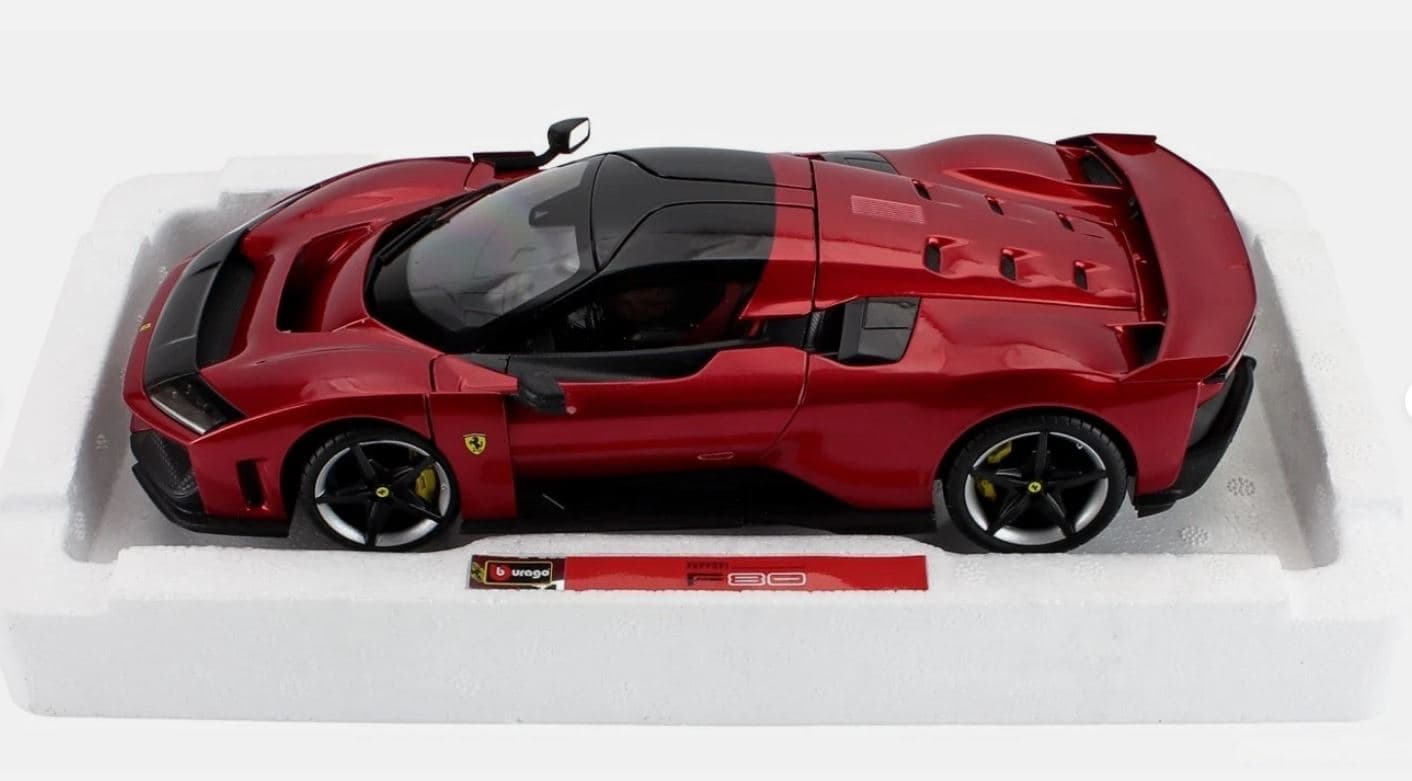 Macheta auto Ferrari F80 2024 Rosso Supercar 1:18 Bburago Signature